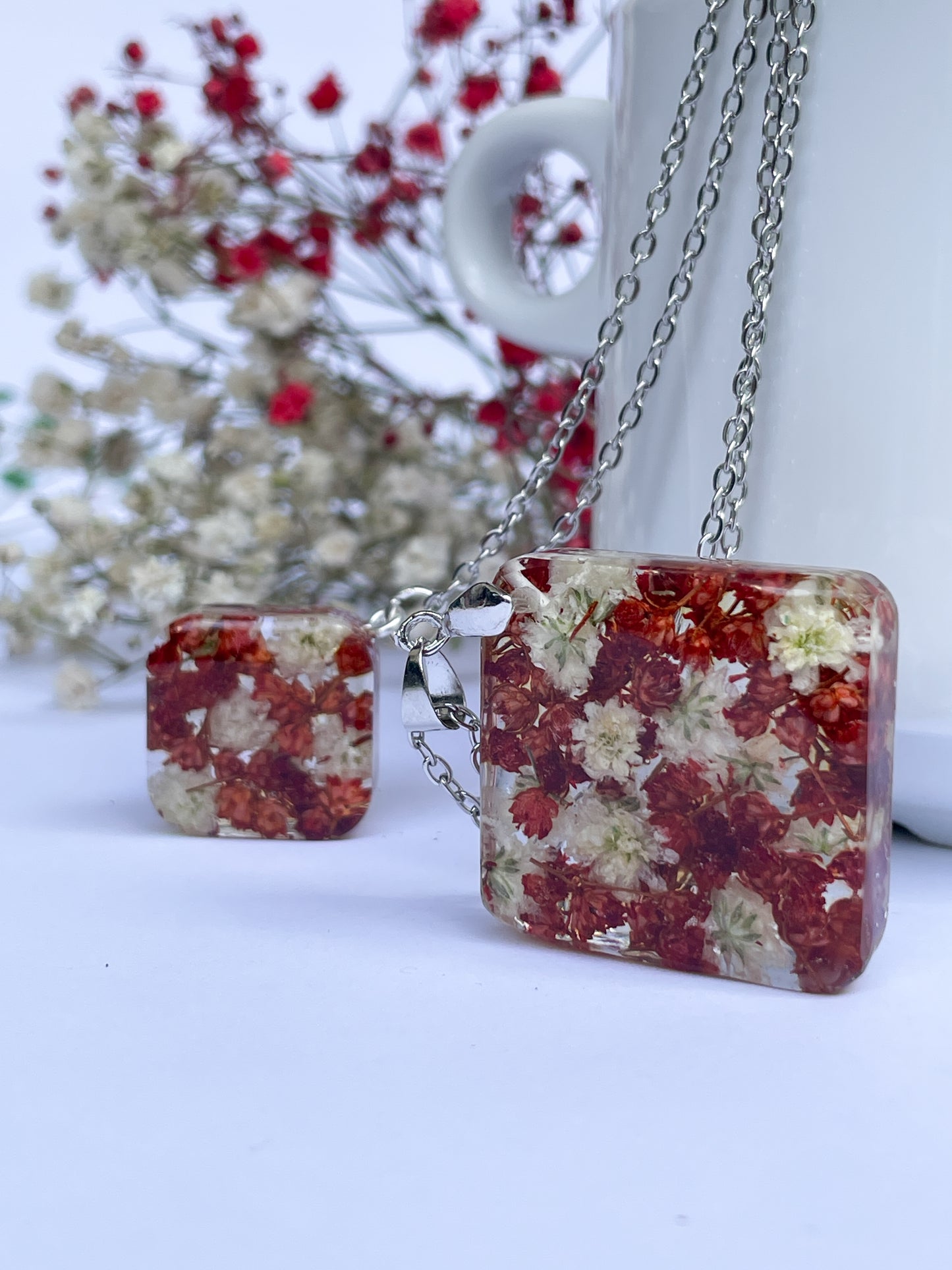 Red and white flower necklace pendant