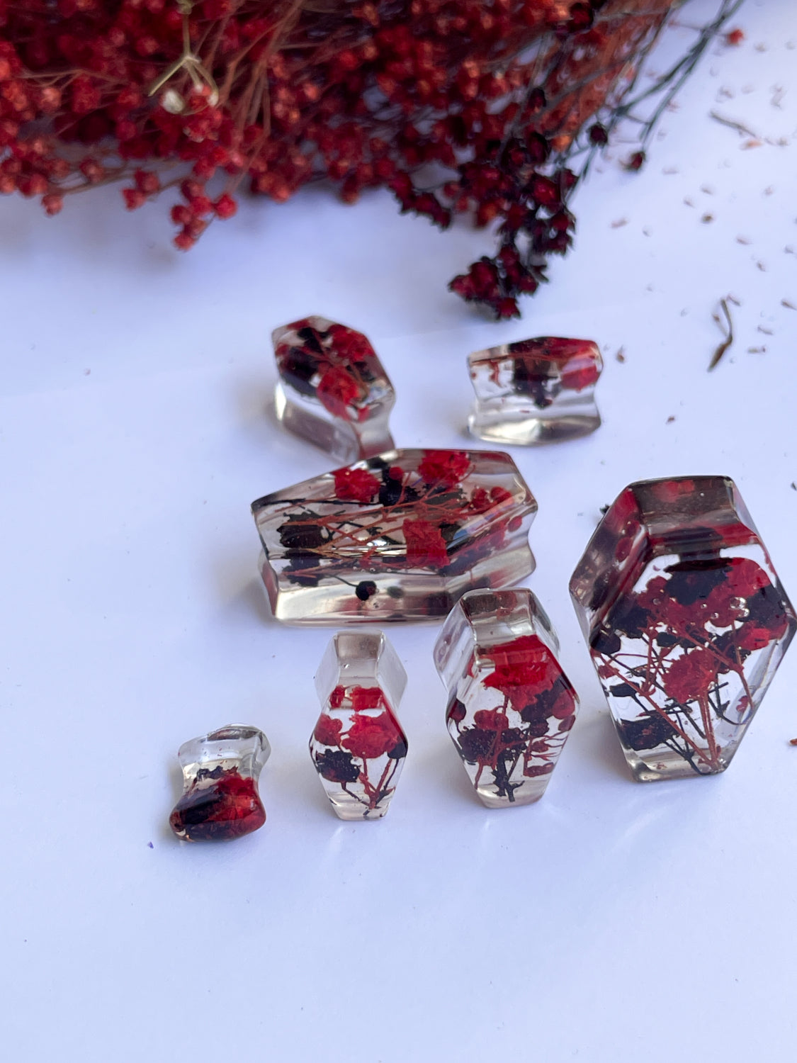 Red and dark flower coffin shape transparent ear gauges