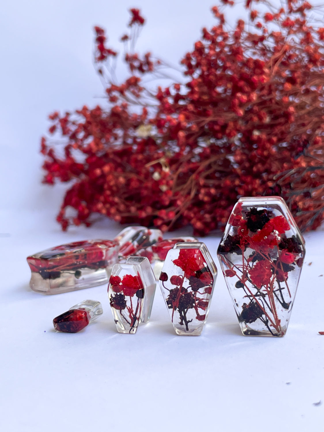 Red and dark flower coffin shape transparent ear gauges