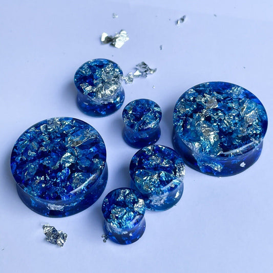 Blue resin and silver colour flake ear gauges