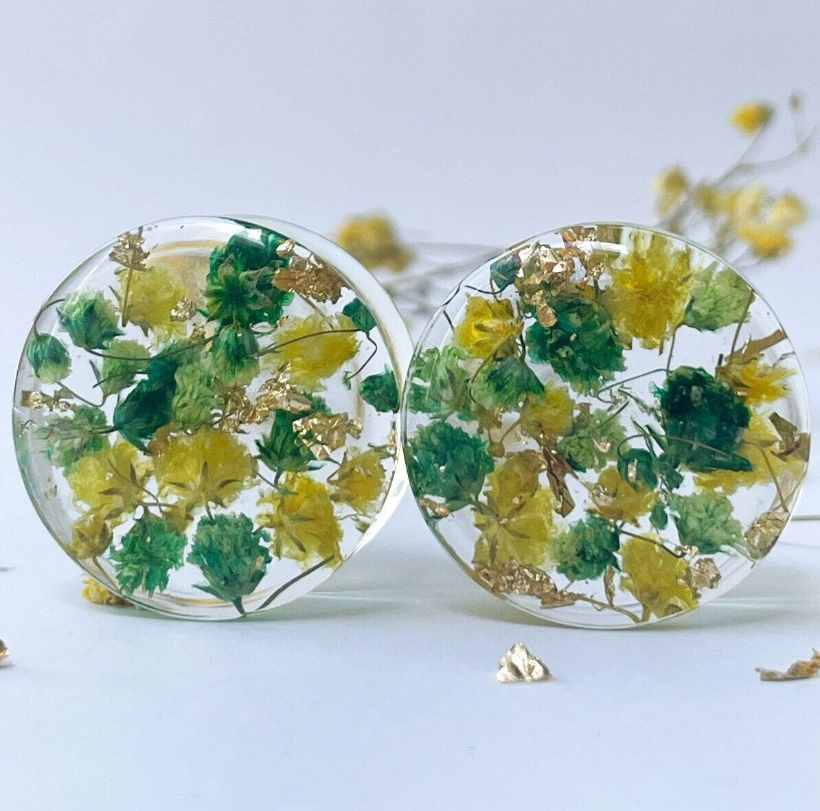 Green and Yellow gauges with gold coloured flakes