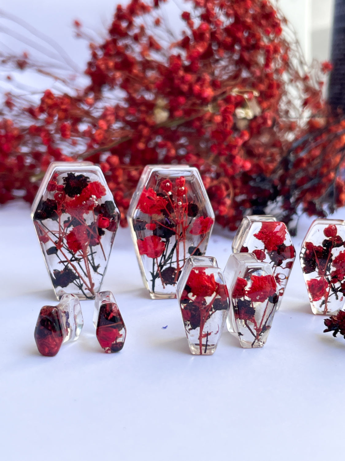 Red and dark flower coffin shape transparent ear gauges